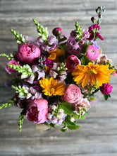 Load image into Gallery viewer, LOCAL PICK-UP ONLY: Market Bouquet 5/25