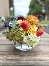 Load image into Gallery viewer, Pick-Up Oct 24th**Glass Pumpkin Vase w/flowers (ORANGE or CLEAR)