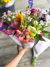 Load image into Gallery viewer, MOTHERS DAY *Bouquet* PREORDER: Pick up 5/9 8AM-12PM